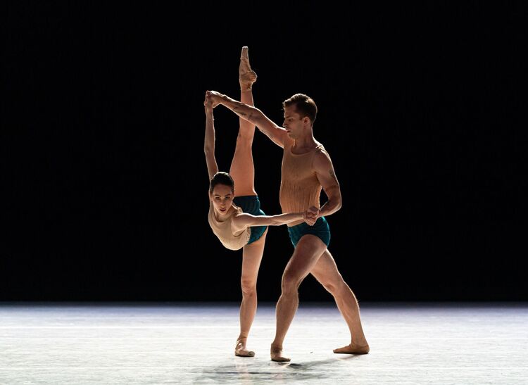 Entropy. Olga Chelpanova, Viacheslav Kruť.